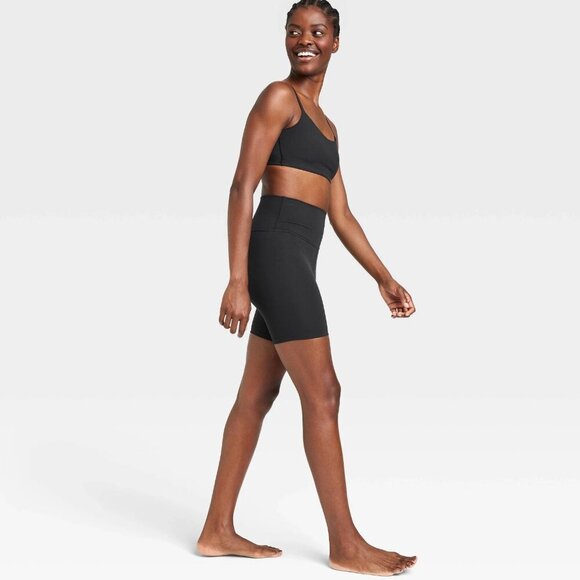 Medium - Womens Soft Ultra High-Rise Bike Shorts 6" - All In Motion - Black - Picture 2 of 12